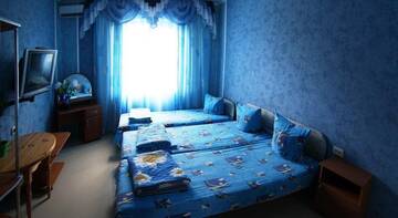 Фото номера Трехместный номер Гостиница Камелия г. Судак 2