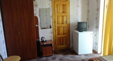 Фото номера Двухместный номер с 2 отдельными кроватями и душем Гостиница Guest House Aqva г. Судак 4
