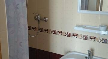 Фото номера Стандартный двухместный номер с 2 отдельными кроватями Гостиница Гостевой дом Виктория г. Судак 3