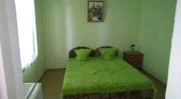 Фото номера Семейный номер с душем Гостиница Guest House Diana г. Судак 2