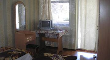 Фото номера Двухместный номер с 2 отдельными кроватями и собственной ванной комнатой Гостиница Гостевой Дом 7я г. Судак 2
