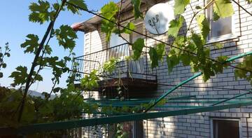 Фото номера Дом с 3 спальнями Гостиница Гостевой Дом Сосновый Бор г. Судак 4