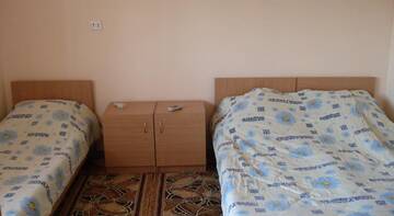 Фото номера Стандартный трехместный номер Гостиница Guest House Gagarina 45B г. Судак 6