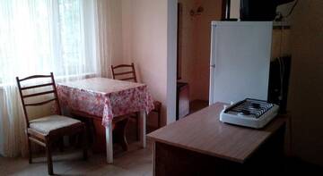 Фото номера Стандартный семейный номер Гостиница Guest House Gagarina 45B г. Судак 4