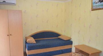 Фото номера Классический трехместный номер Гостиница Guest House Nicole г. Судак 6