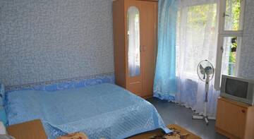 Фото номера Двухместный номер Делюкс с 1 кроватью и душем Гостиница Guest House Nicole г. Судак 3