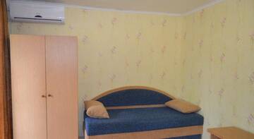 Фото номера Классический трехместный номер Гостиница Guest House Nicole г. Судак 7
