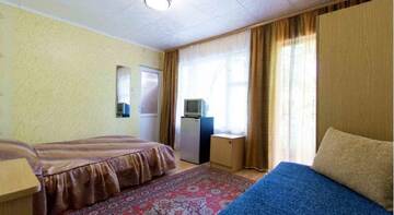 Фото номера Классический трехместный номер Гостиница Guest House Nicole г. Судак 10