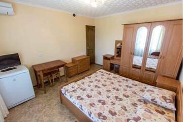 Фото номера Трехместный номер Гостевой дом Household Alchak-Kai г. Судак 2