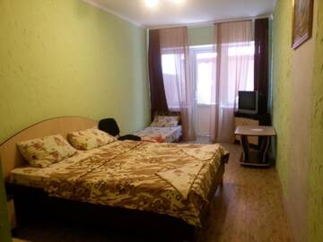 Фото номера Трехместный номер Делюкс Гостевой дом Danetta Inn г. Судак 2