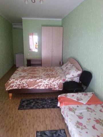 Фото номера Трехместный номер Делюкс Гостевой дом Danetta Inn г. Судак 3