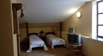 Фото номера Четырёхместный номер с отдельной ванной комнатой Гостиница Guest House on Morskaya г. Судак 2