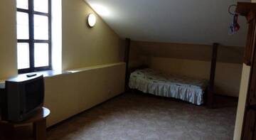 Фото номера Четырёхместный номер с отдельной ванной комнатой Гостиница Guest House on Morskaya г. Судак 3