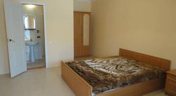 Фото номера Трехместный номер  Гостиница Guest House Venera г. Судак 7
