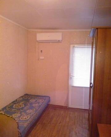 Фото номера Трехместный номер с ванной комнатой Гостевой дом Rooms with Fortress View г. Судак 5