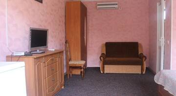 Фото номера Трехместный номер -люкс Гостиница Guest House Katrin г. Судак 6