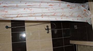 Фото номера Трехместный номер с ванной комнатой Гостиница Guest House Katrin г. Судак 2
