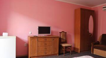 Фото номера Трехместный номер -люкс Гостиница Guest House Katrin г. Судак 4