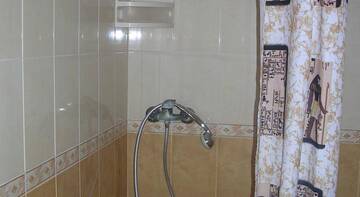 Фото номера Трехместный номер с душем Гостиница Guest House Sefa г. Судак 4