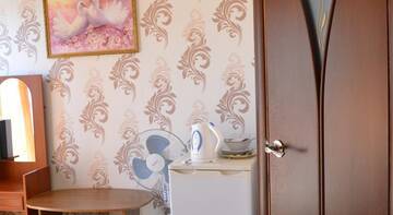 Фото номера Двухместный номер с 1 кроватью или 2 отдельными кроватями и балконом Гостиница Гостевой Дом Артемий г. Судак 10