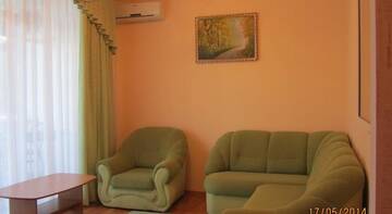 Фото номера Семейный номер с балконом Гостевой дом Inn Vernisazh г. Судак 6