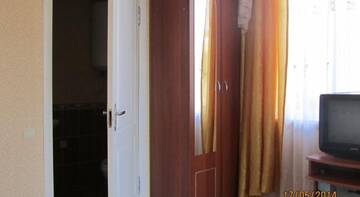 Фото номера Двухместный номер с 1 кроватью Гостевой дом Inn Vernisazh г. Судак 5