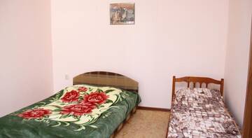 Фото номера Бюджетный трехместный номер Гостевой дом Mustafa house г. Судак 3