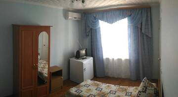 Фото номера Стандартный трехместный номер Гостевой дом Gulsum г. Судак 9