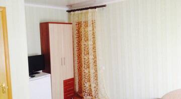 Фото номера Стандартный трехместный номер Гостевой дом Inn Shtil г. Судак 2