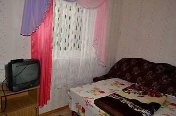Фото номера Улучшенный четырехместный номер Гостевой дом Dom U Zhanny г. Судак 3