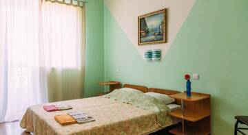 Фото номера Четырехместный номер -люкс Гостиница Guest house Charly г. Судак 2