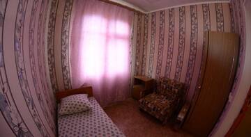 Фото номера Стандартный семейный номер Гостиница Гостевой Дом Аля г. Судак 7