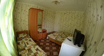 Фото номера Двухместный номер с 2 отдельными кроватями Гостиница Гостевой Дом Аля г. Судак 10