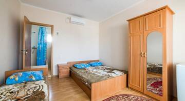 Фото номера Трехместный номер  Гостевой дом Eshil Ada u Abdully г. Судак 5
