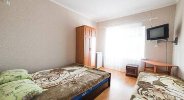 Фото номера Трехместный номер  Гостевой дом Eshil Ada u Abdully г. Судак 7
