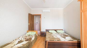 Фото номера Трехместный номер  Гостевой дом Eshil Ada u Abdully г. Судак 2