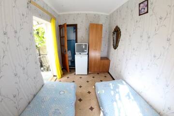 Фото номера Небольшой двухместный номер Гостевой дом Zeleniy Dvorik г. Судак 2