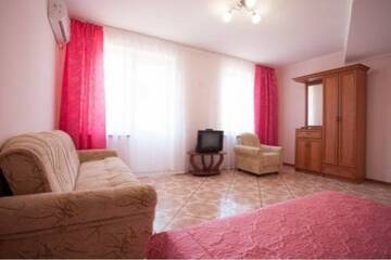 Фото номера Четырехместный номер  Гостиница Guest House Komfort г. Судак 5