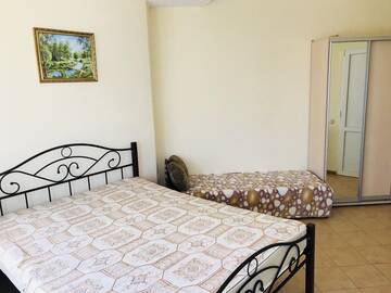Фото номера Трехместный номер -люкс Гостиница Guest House Komfort г. Судак 8