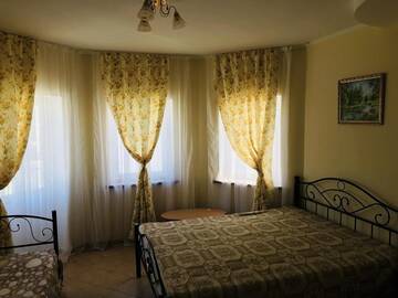 Фото номера Трехместный номер -люкс Гостиница Guest House Komfort г. Судак 6