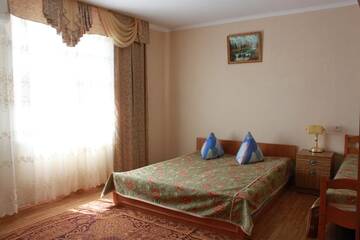 Фото номера Трехместный номер Гостиница Guest house Faro г. Судак 3