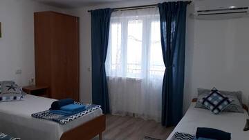Фото номера Апартаменты с балконом Апартаменты Уютный Дворик г. Судак 5
