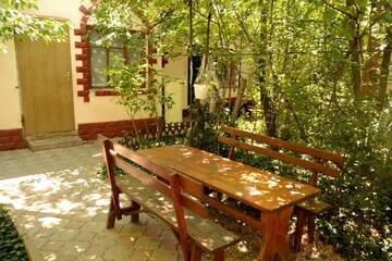 Фото номера Четырехместный номер Гостиница Guest house Victoria г. Судак 5