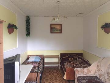 Фото номера Трехместный  номер Гостиница Guest house Victoria г. Судак 2